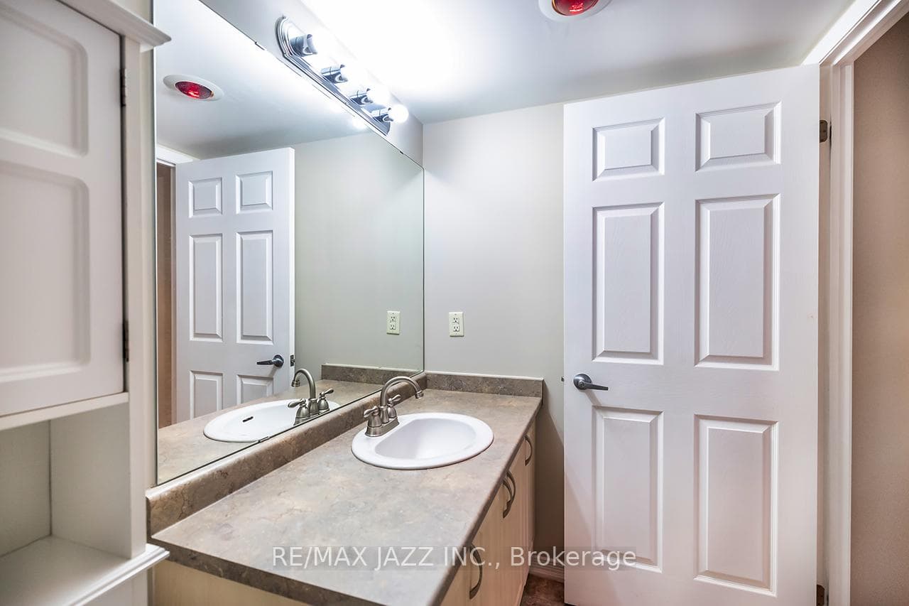 61 Clarington Boulevard Unit 303 photo 24