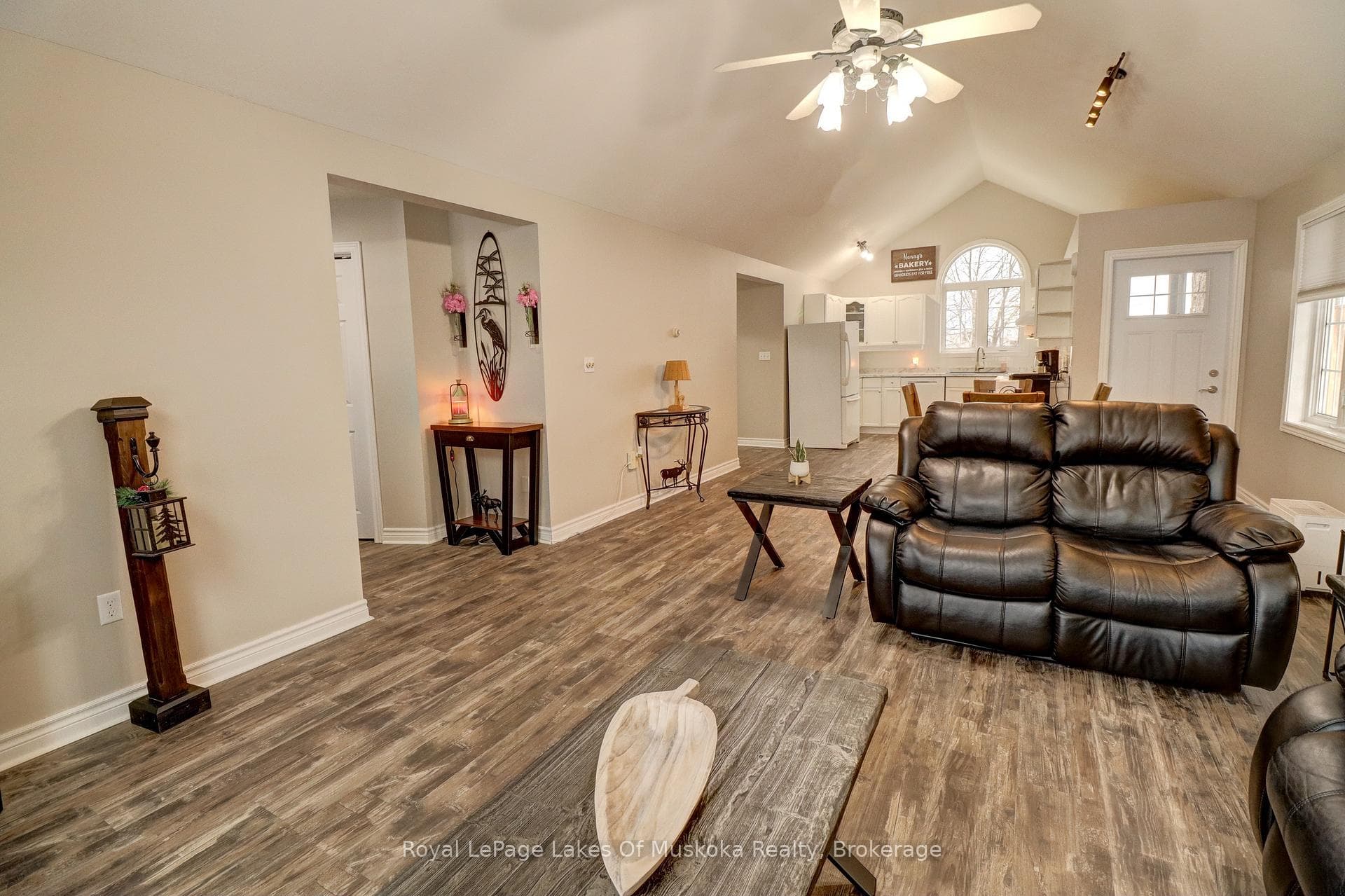 30 Shaw Crescent photo 8