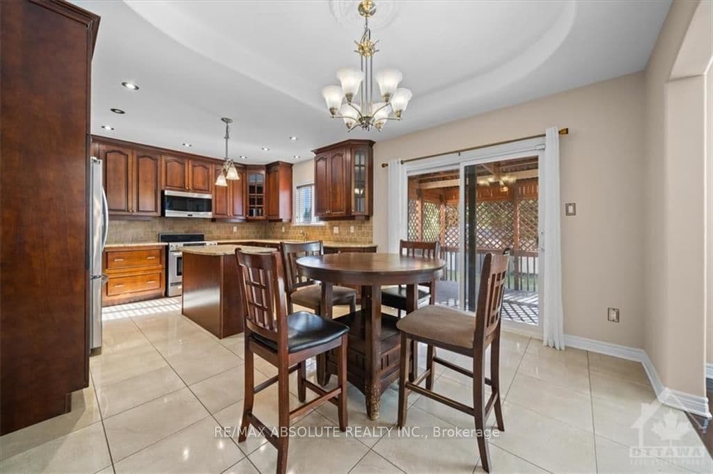 33 HARTSMERE Drive photo 15