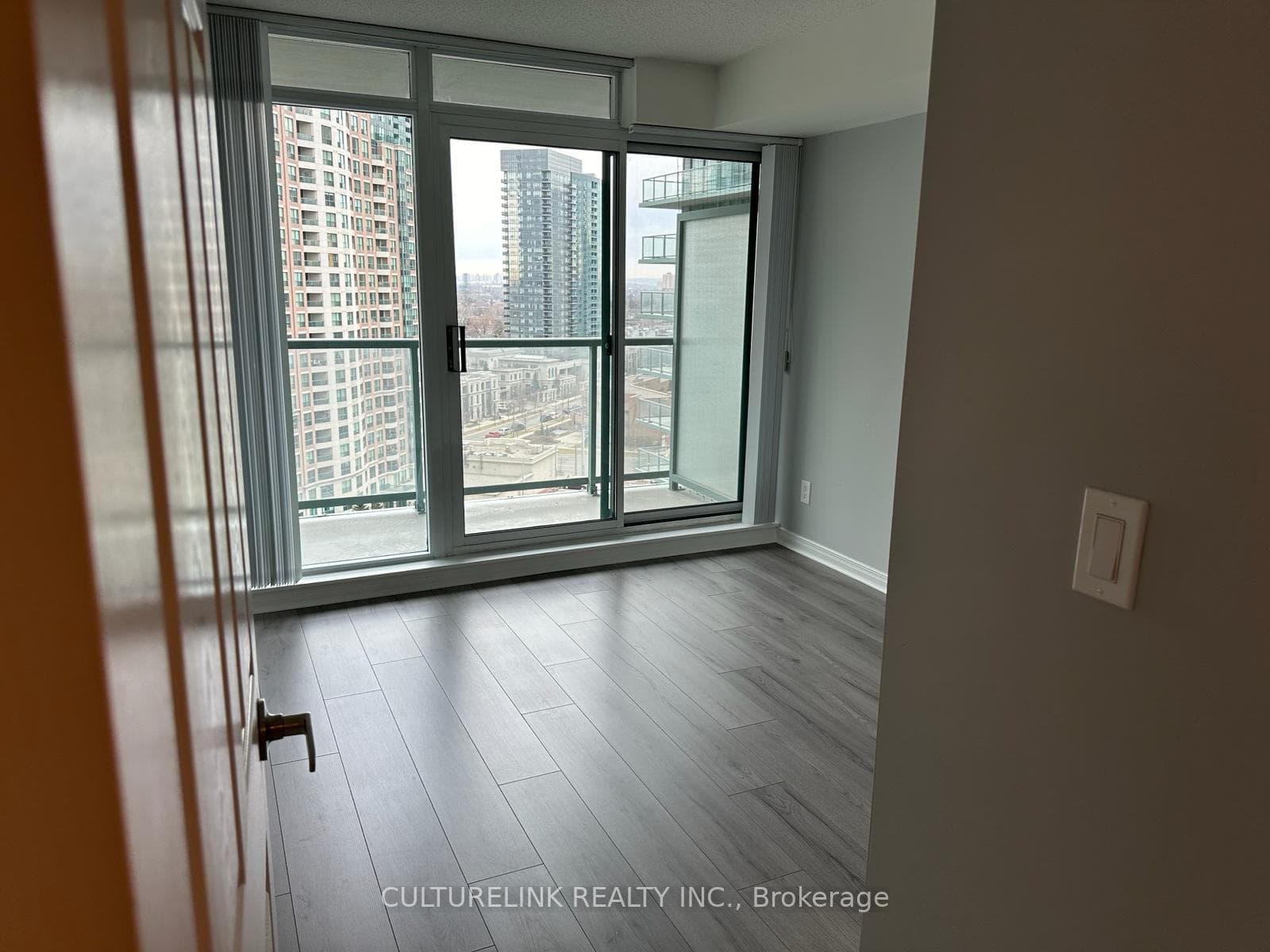 5500 Yonge Street Unit 1509 photo 9