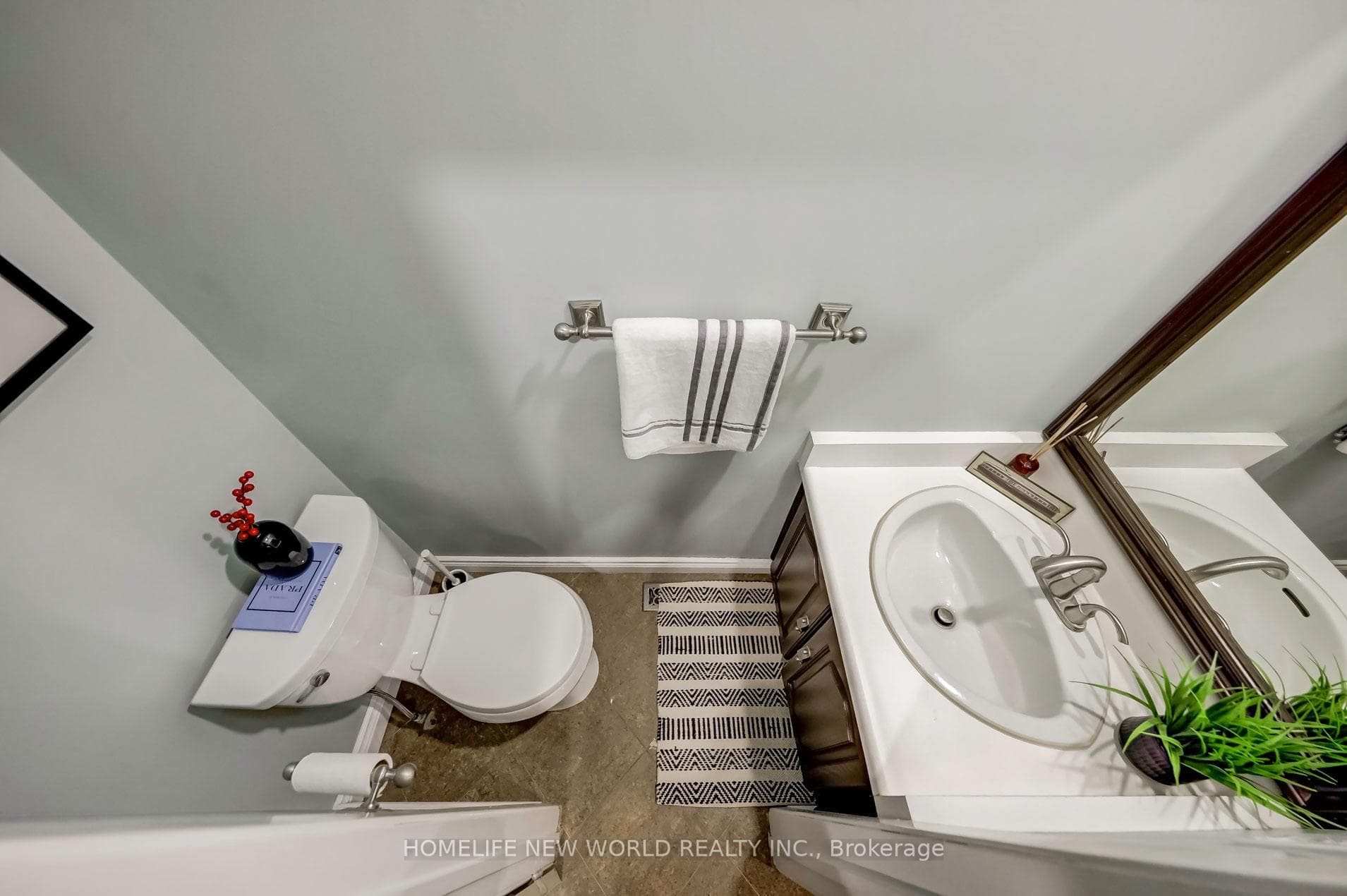 145 Mabley Crescent photo 6
