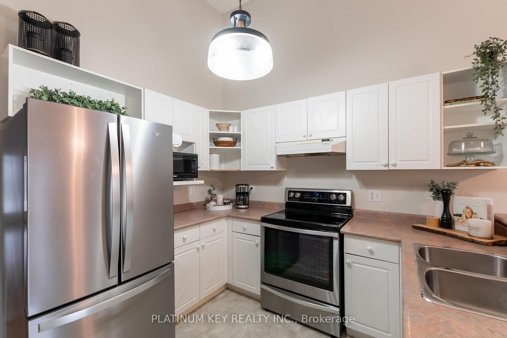 72 Juniper Crescent photo 7