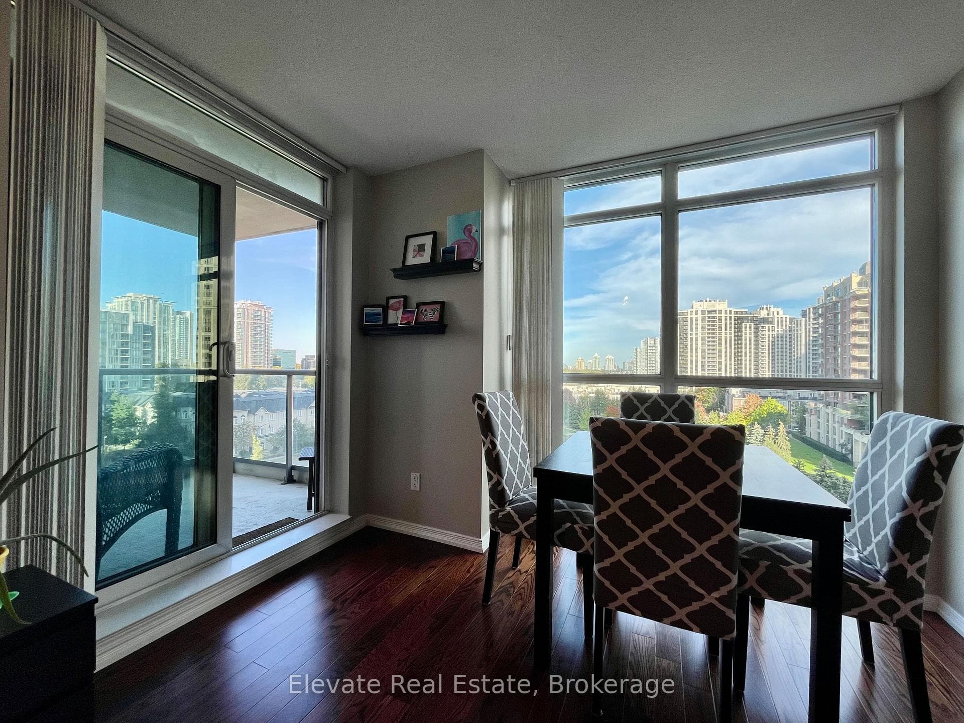 28 Harrison Garden Boulevard Unit 811 photo 11