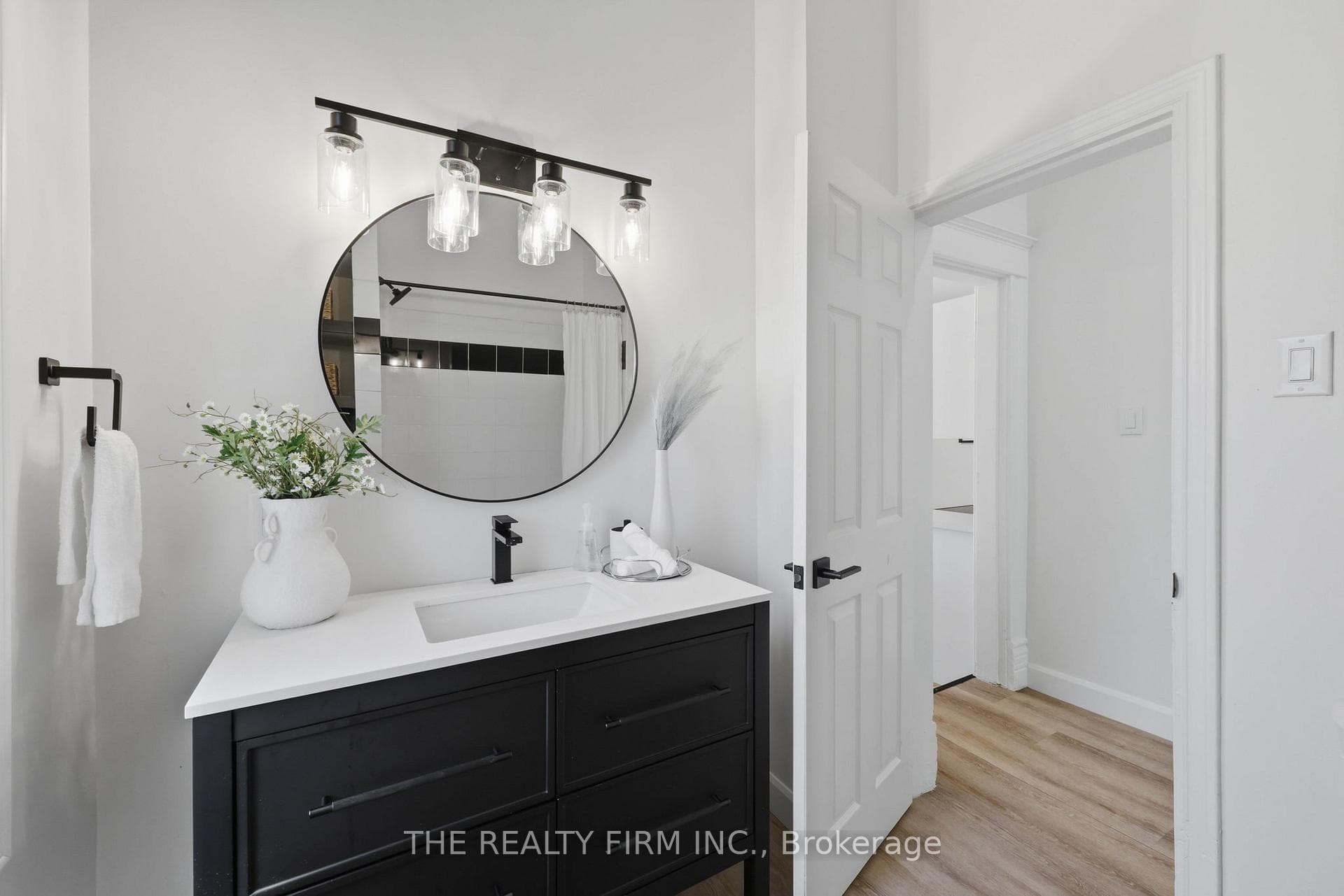 1068 Margaret Street photo 21