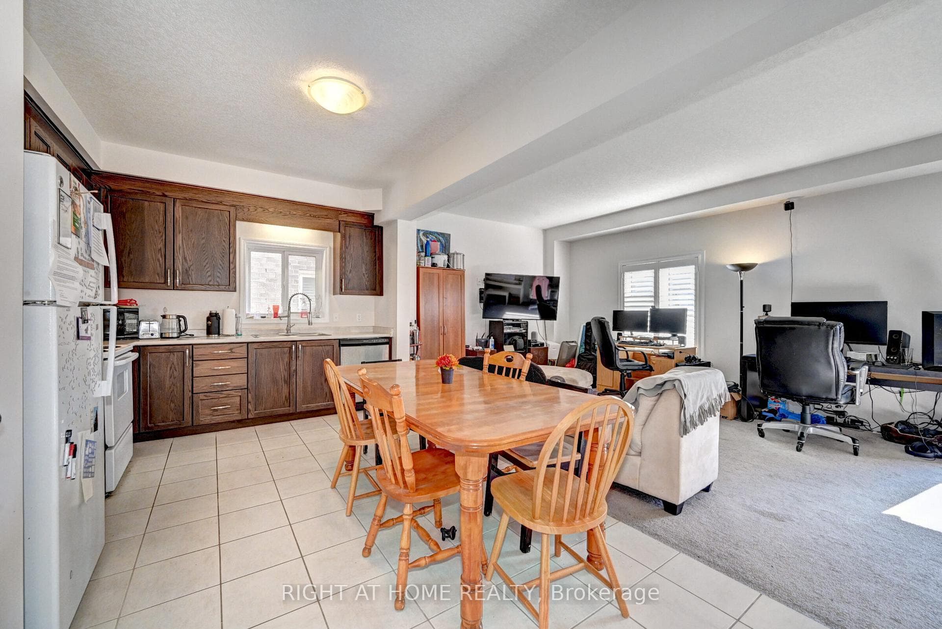 277 Buttonbush Street photo 10
