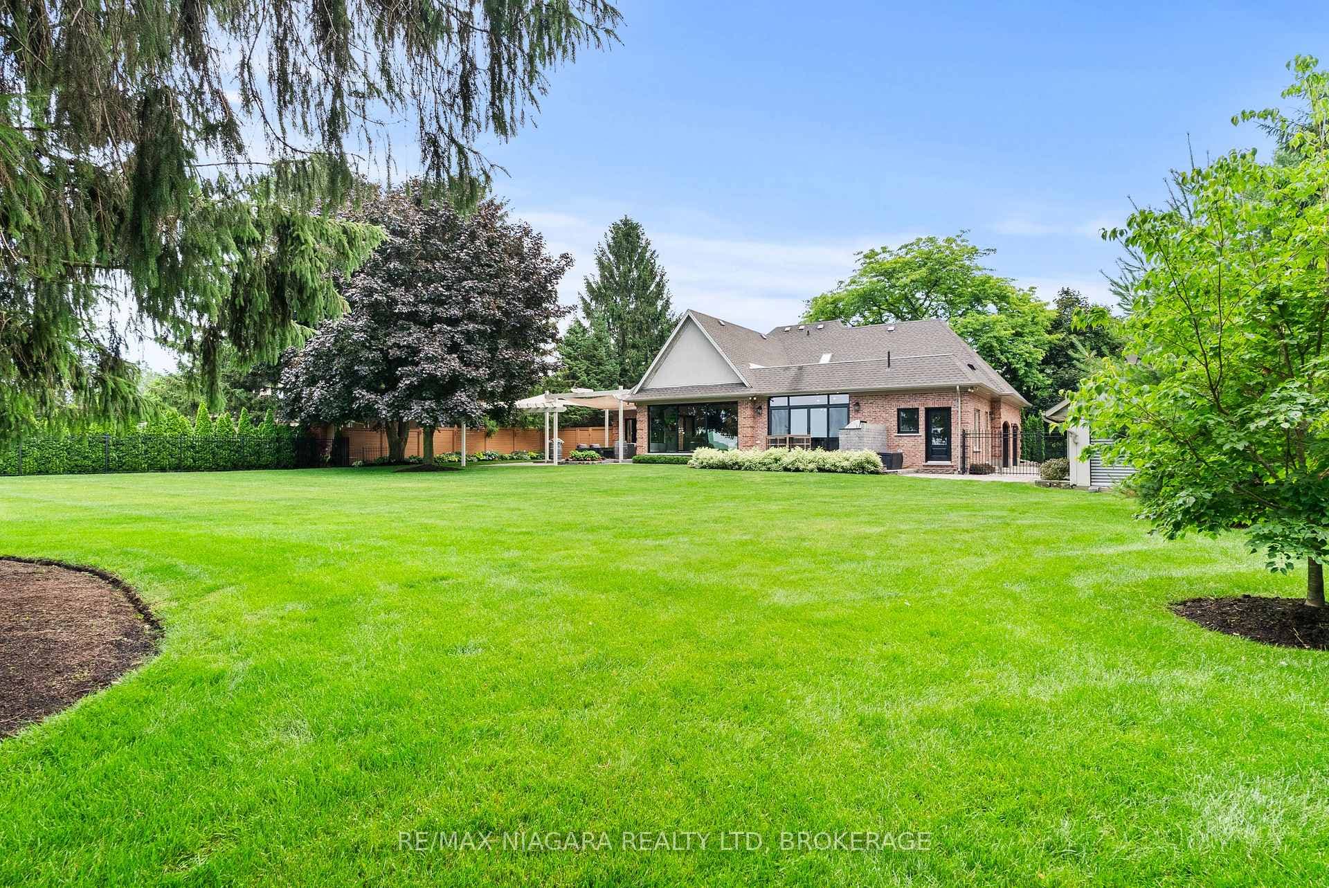 14690 Niagara Parkway photo 44