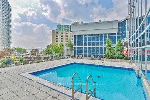 218 Queens Quay Unit 1211 photo 16