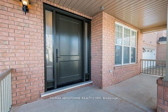 2434 Westoak Trails Boulevard photo 4