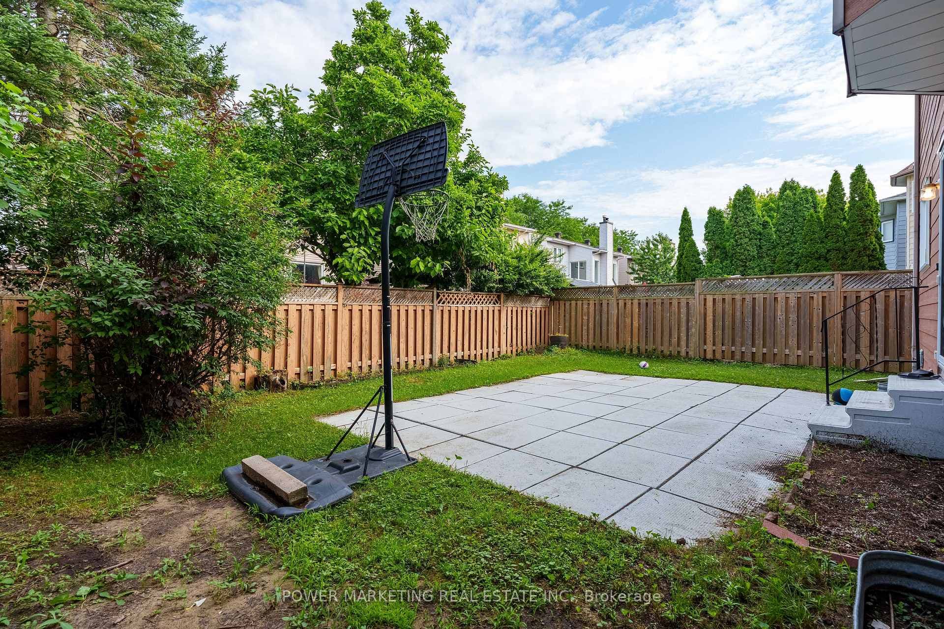 1552 Blohm Drive photo 31