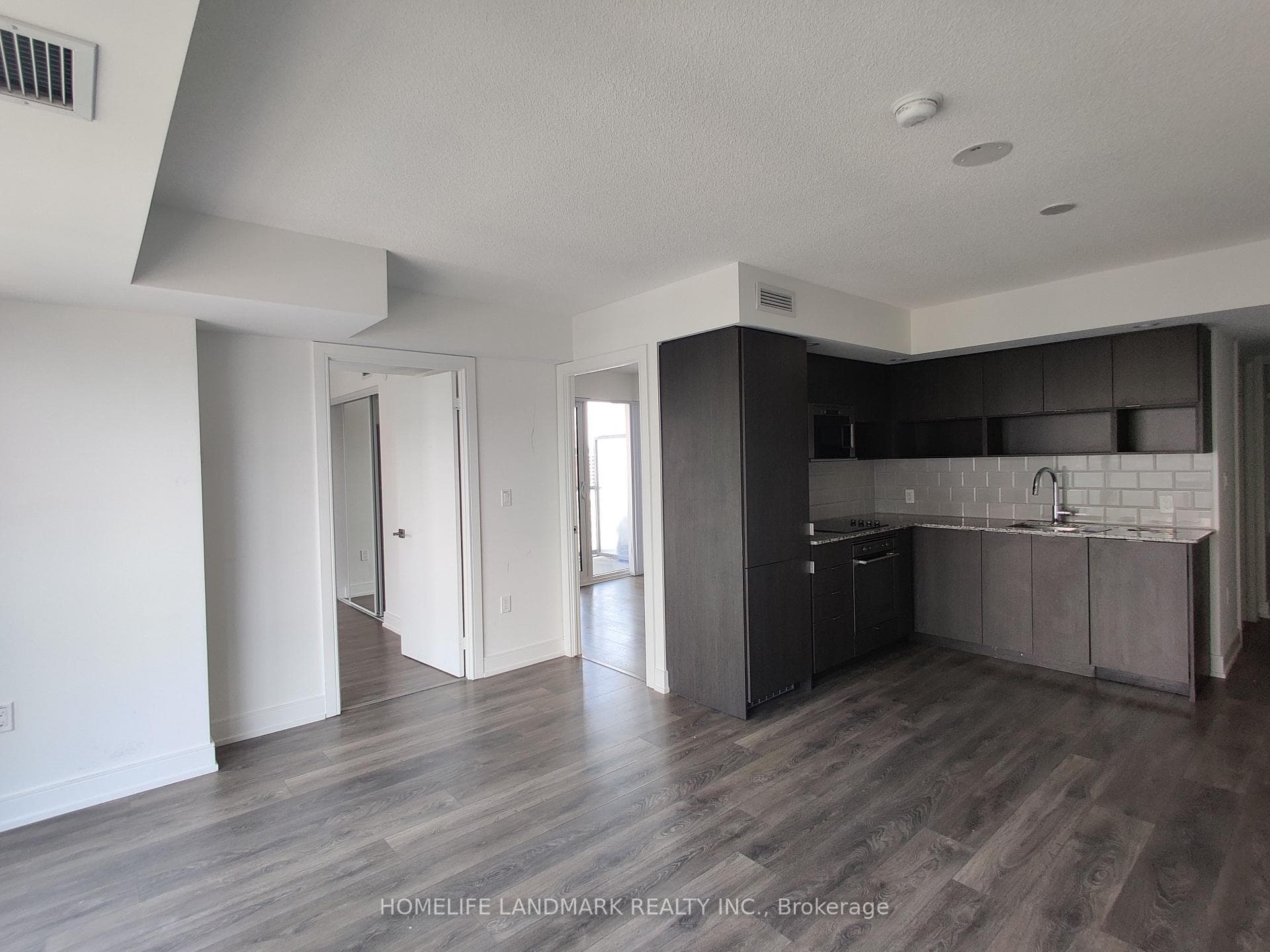 89 Mcgill Street Unit 1802 photo 3