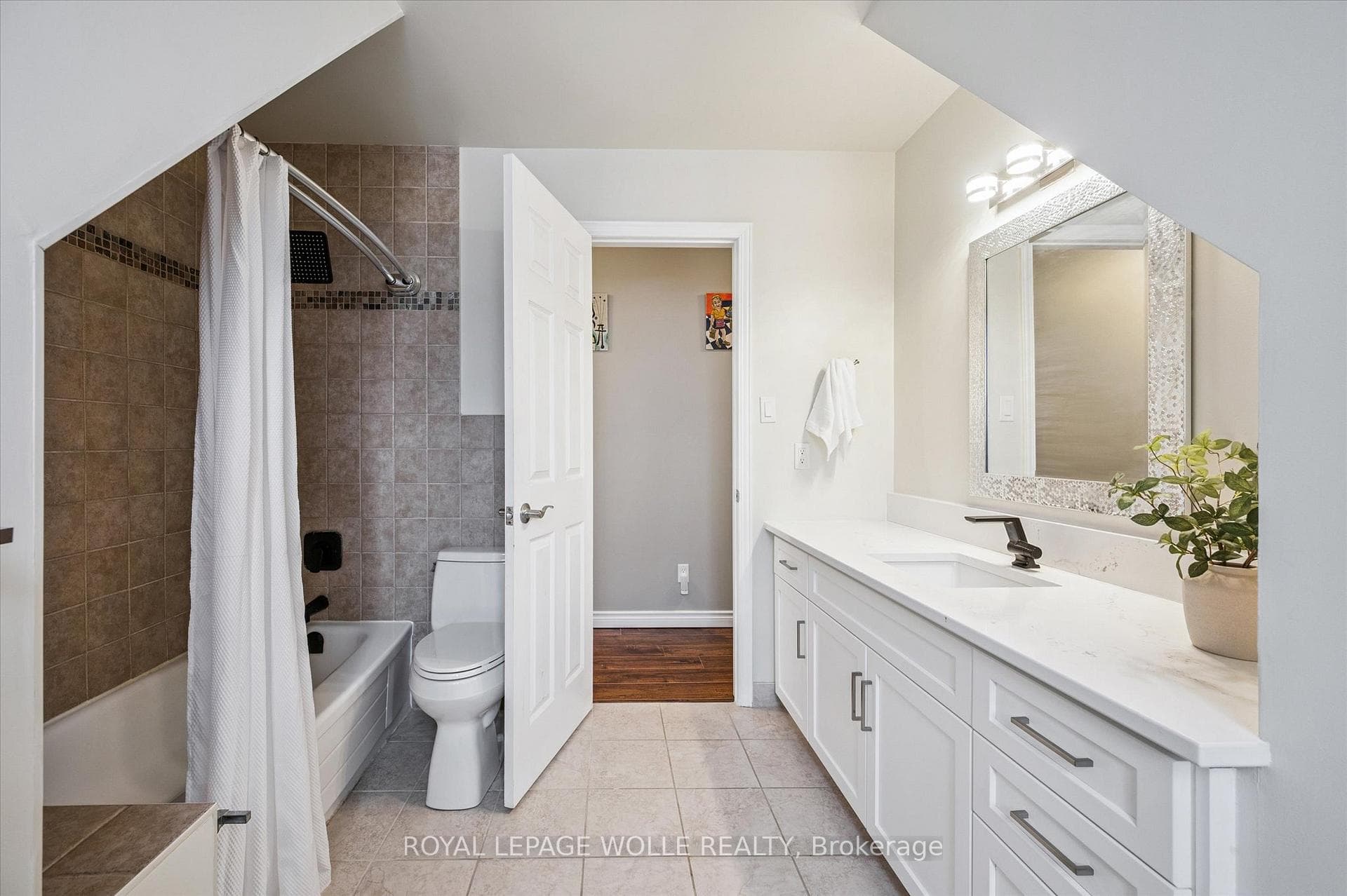 161 Ambleside Court photo 23