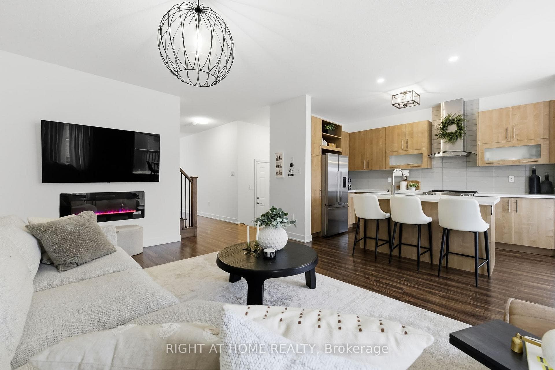 87 Barrister Avenue photo 10