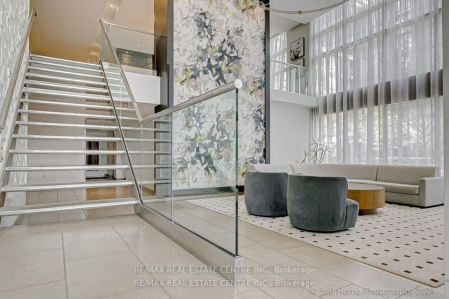 15 Fort York Boulevard Unit 1510 photo 4