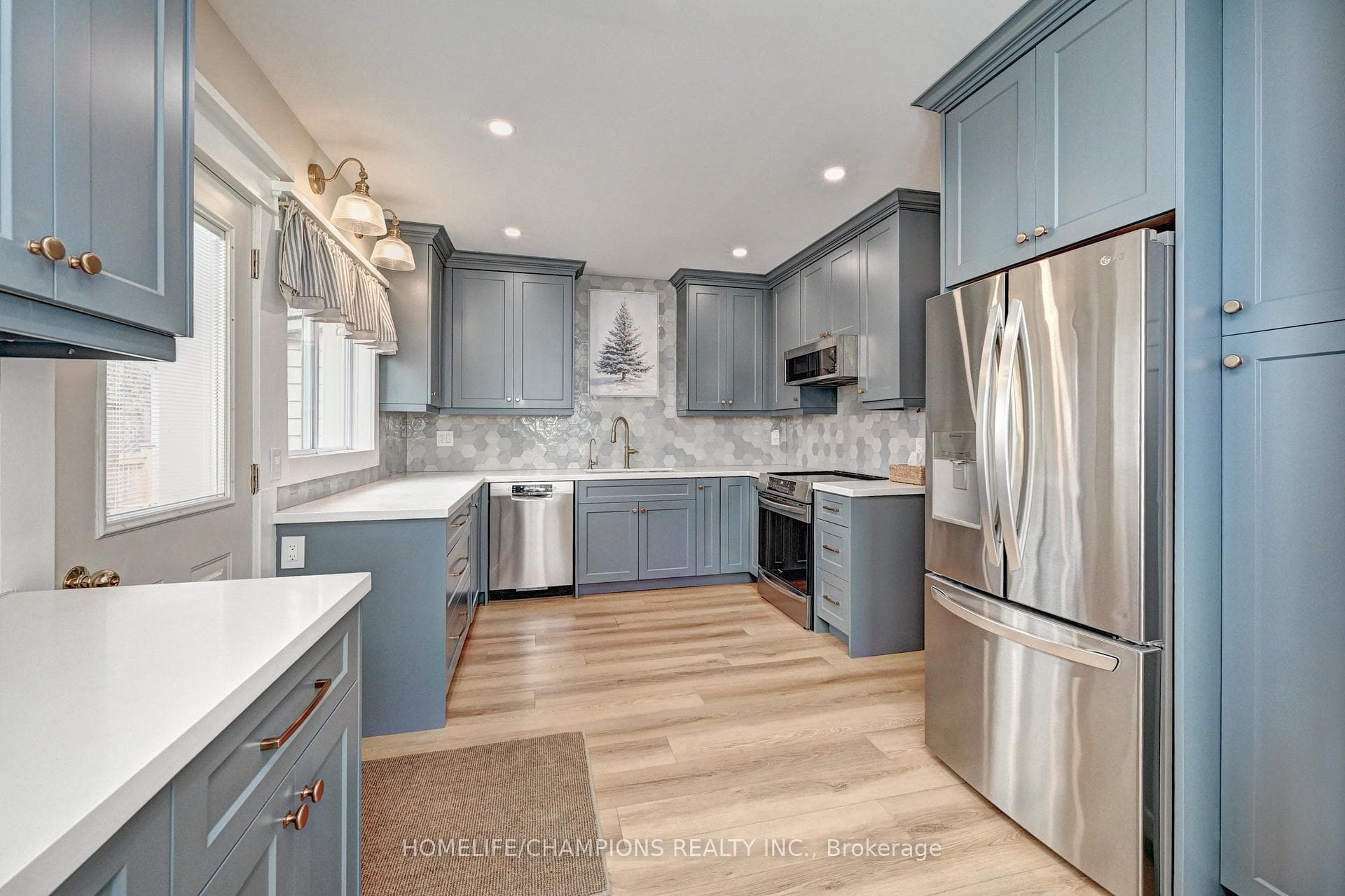 98 McNaughton Street photo 20