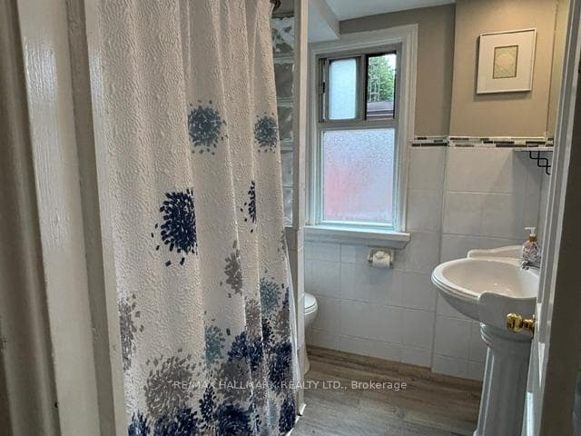 33 Salem Avenue Unit Upper photo 15