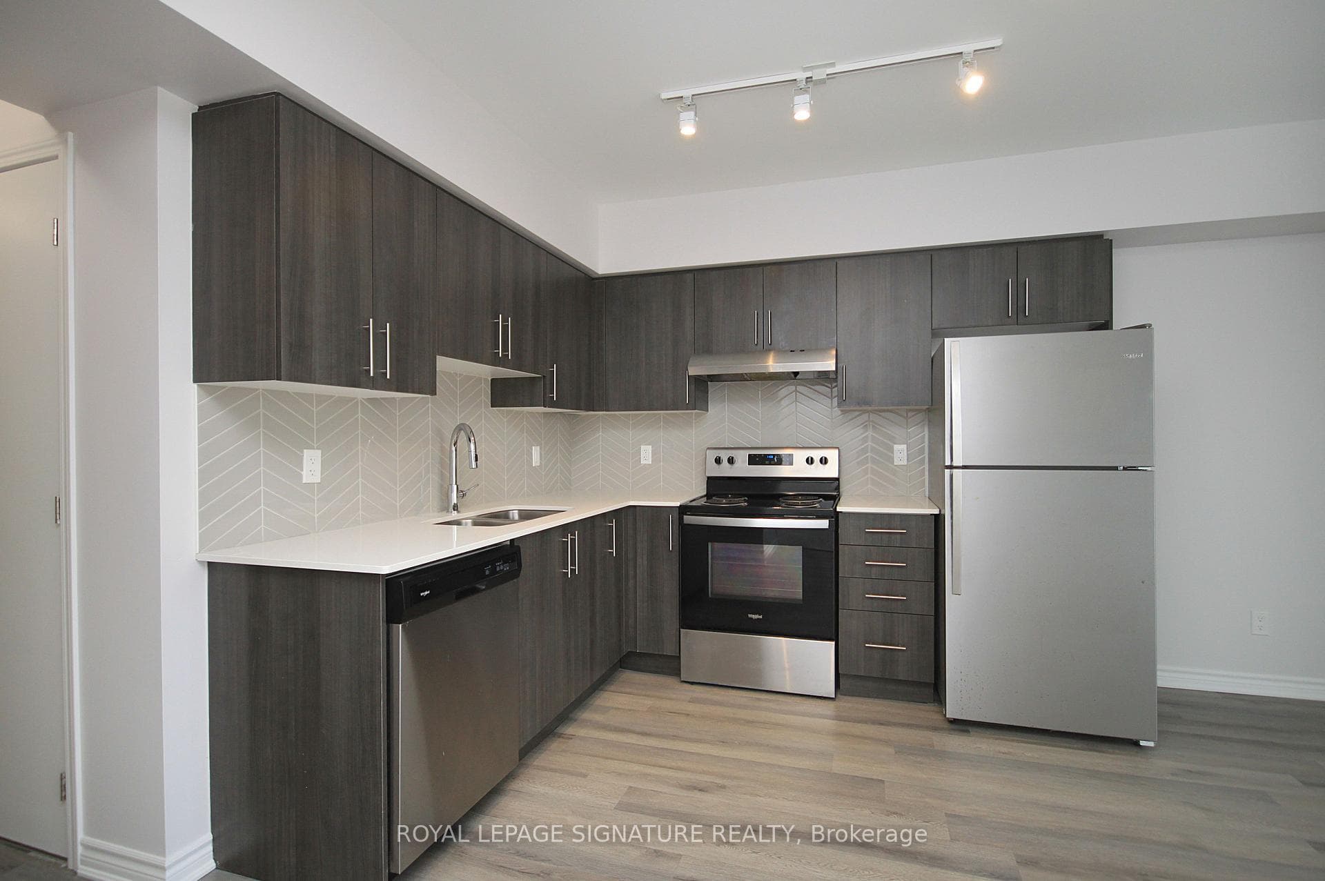 1 Falaise Road Unit 212 photo 4