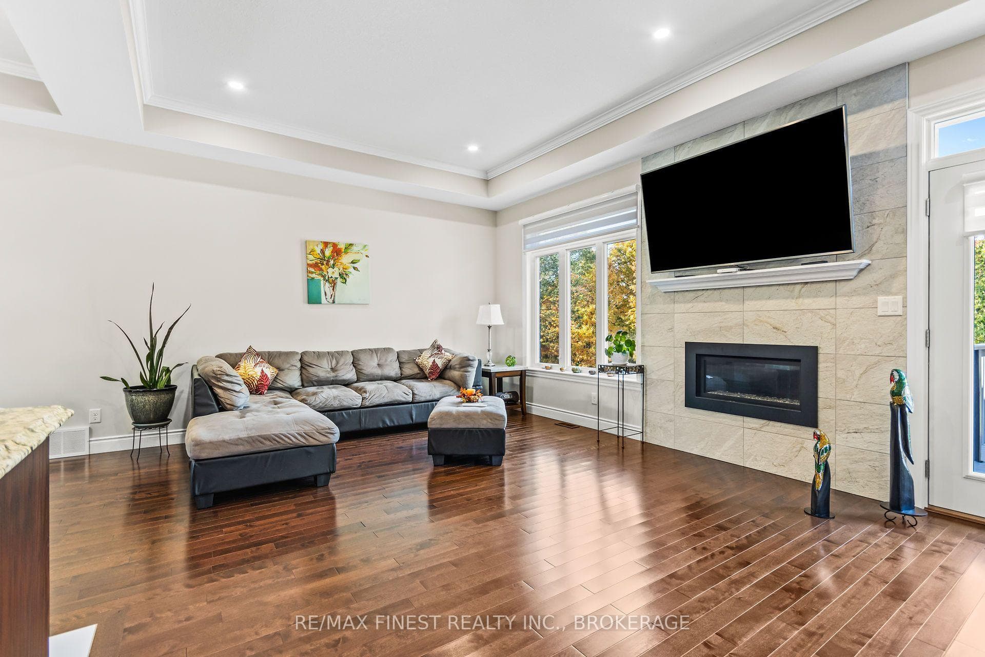 206 Pauline Tom Avenue photo 9