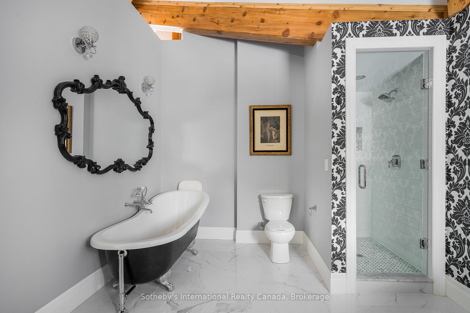 2nd Lvl. 4 Pc. Bath w/ Soaker Tub and Glass Shower