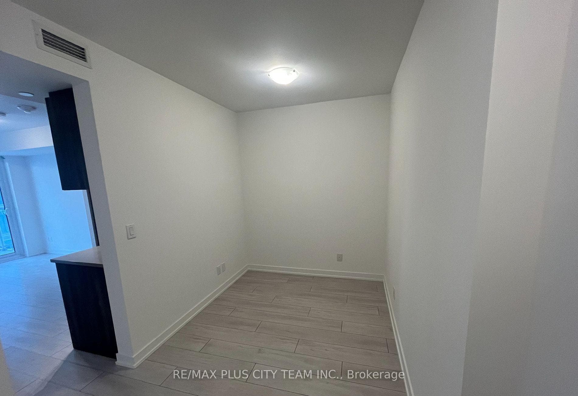 2033 Kennedy Road Unit 1512 photo 8