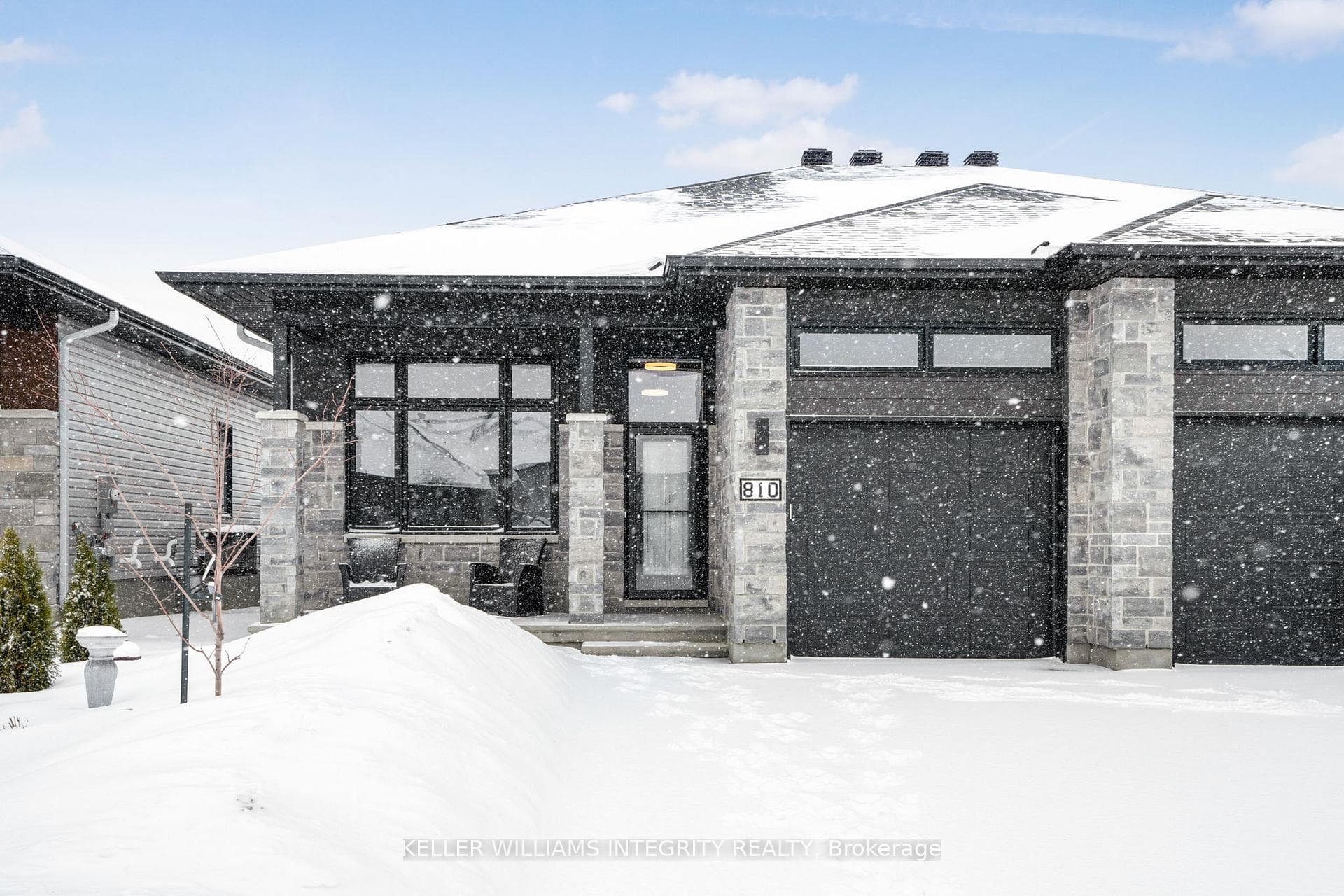 810 Namur Street photo 1