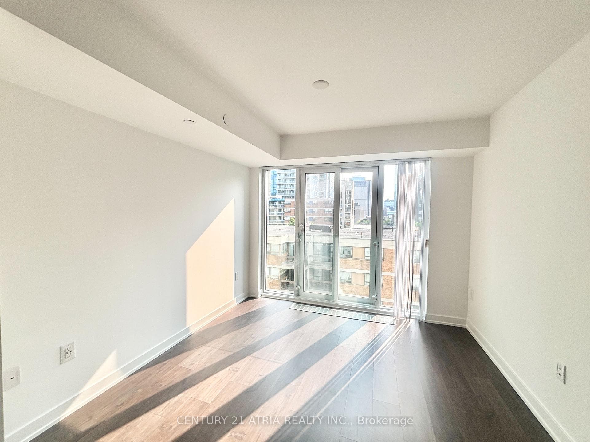 50 McCaul St Street Unit 811 photo 6