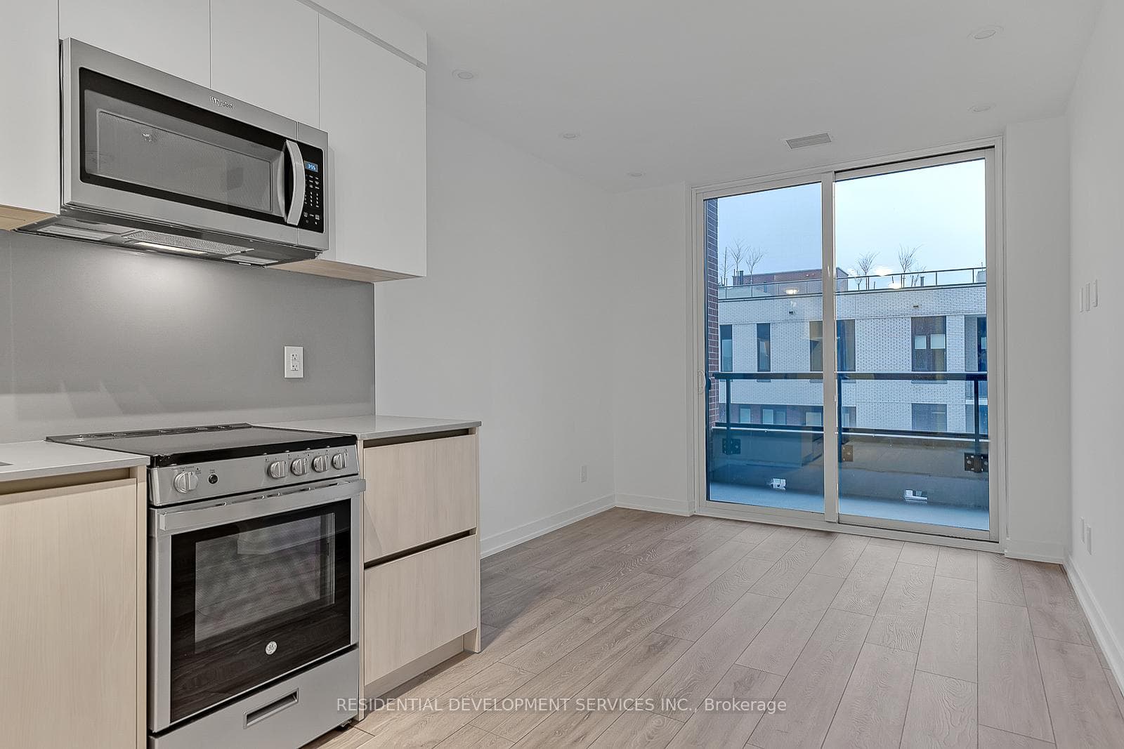 3100 Keele Street Unit 635 photo 2