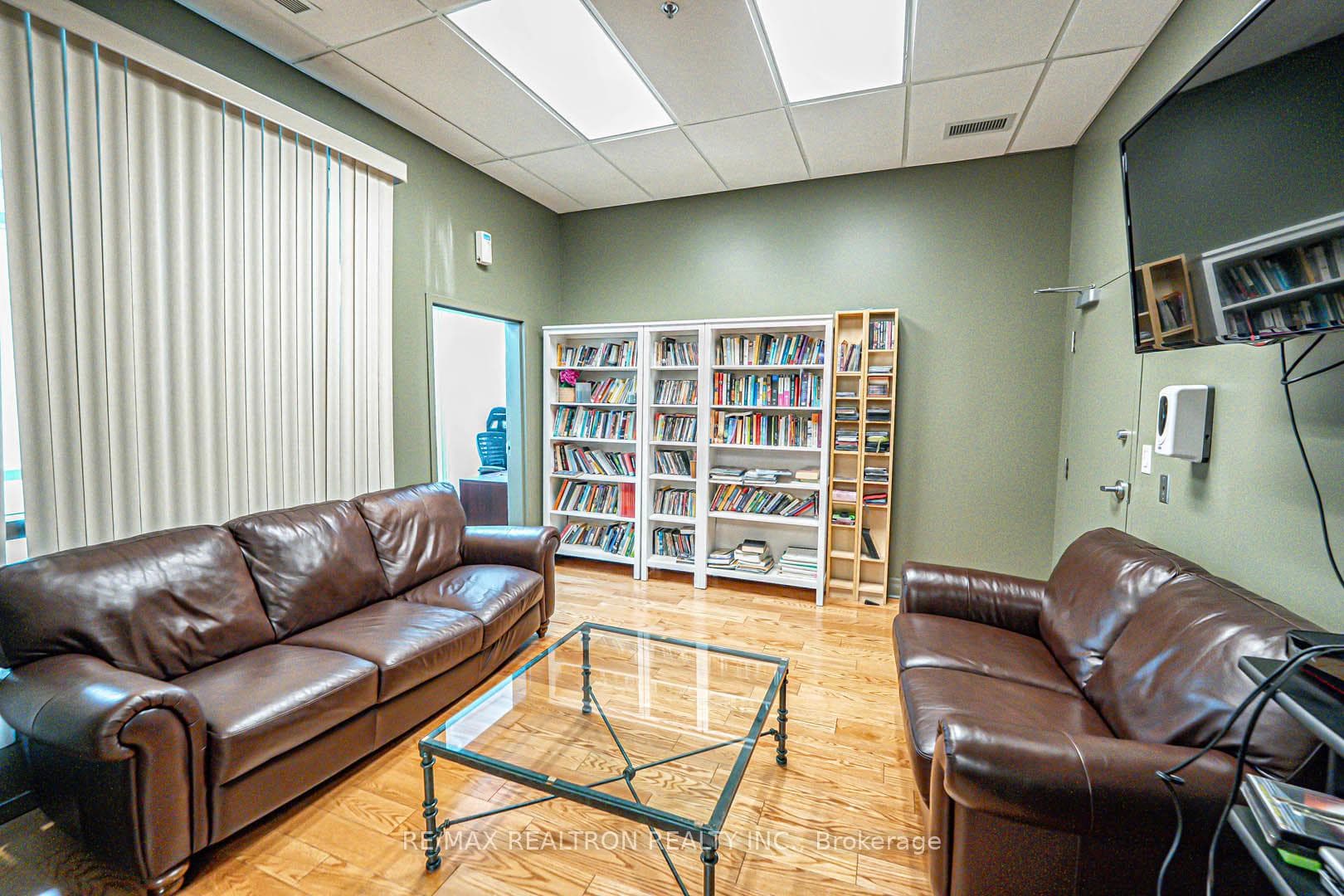 60 Byng Avenue Unit 811 photo 34