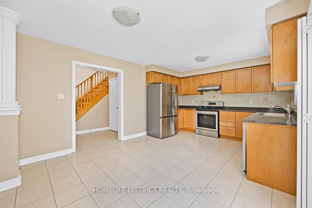 47 Ball Crescent photo 10