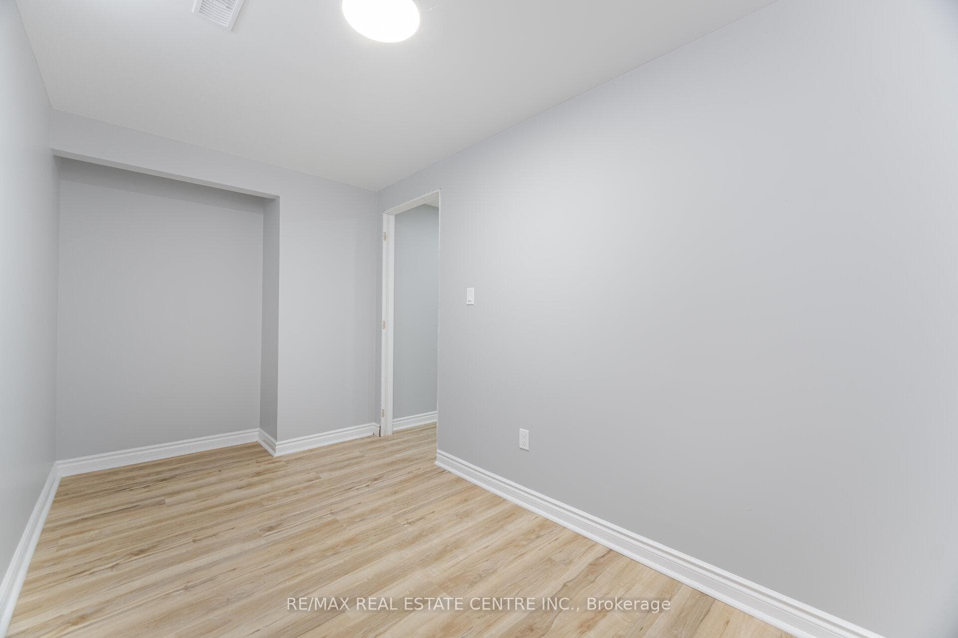 137 Willet Terrace photo 43