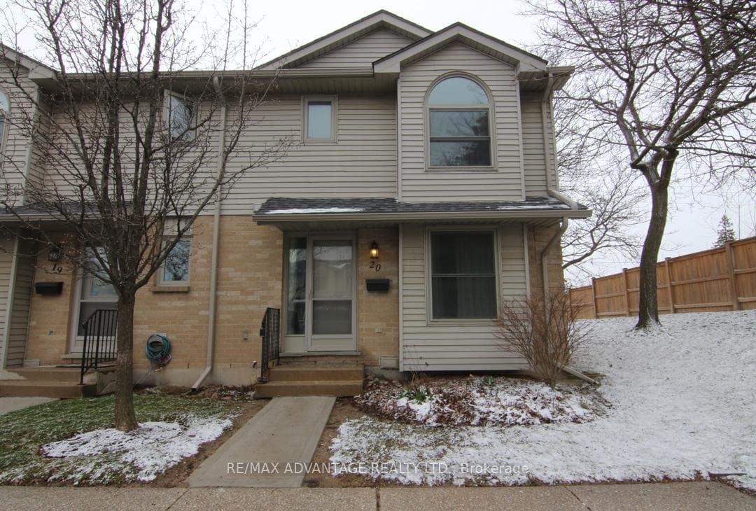 141 Condor Court Unit 20 photo 1