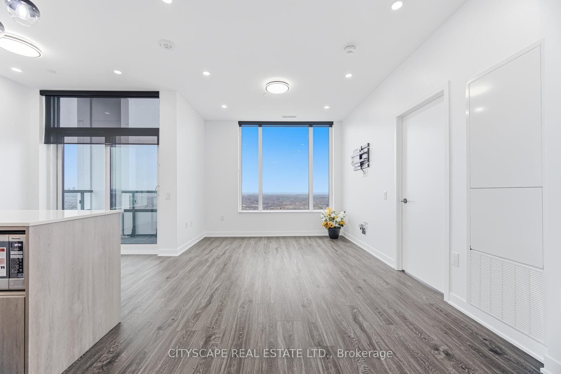 2495 Eglinton Avenue Unit 2711 photo 7