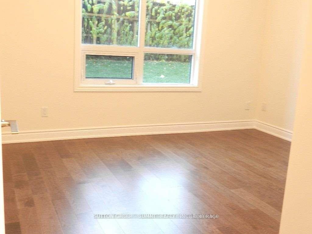 3170 Erin Mills Parkway Unit 112 photo 6