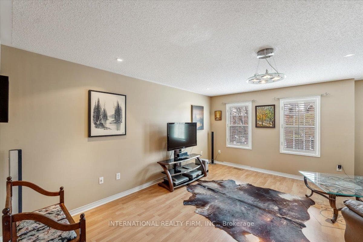 167 GATWICK Drive photo 17