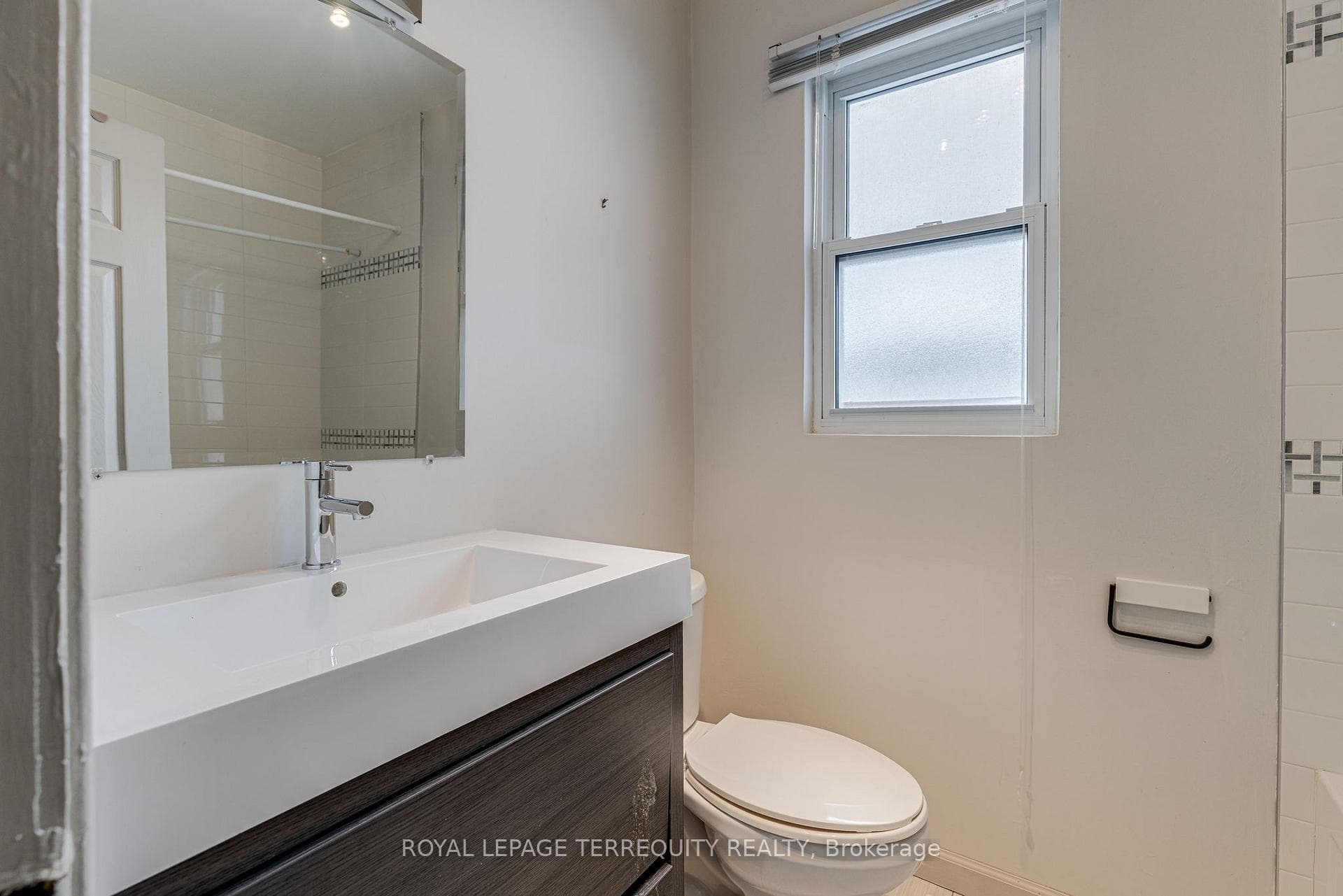 43 Lothian Avenue Unit Main photo 11