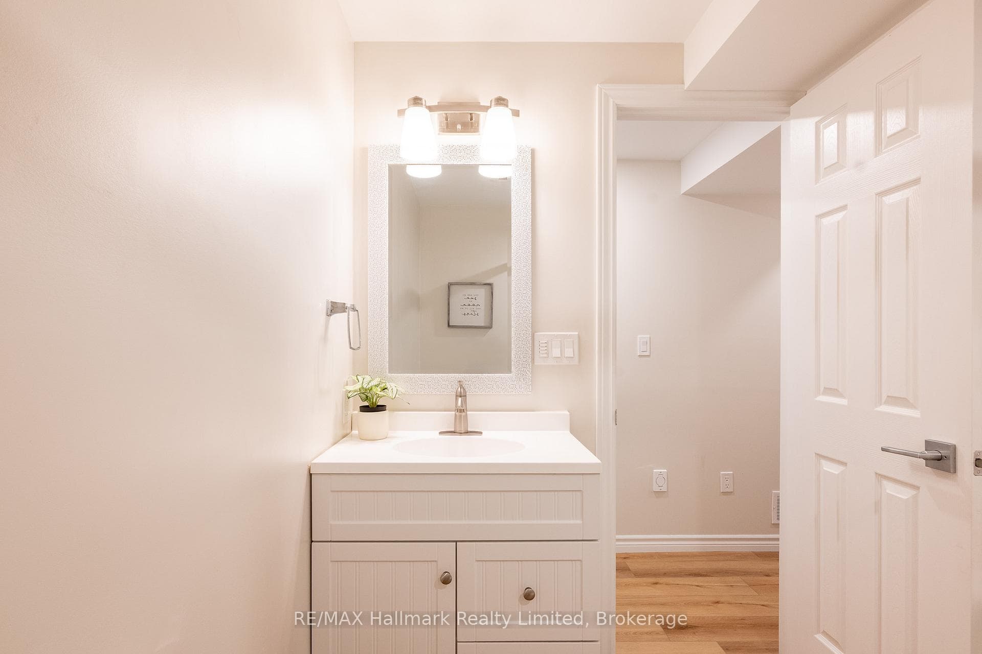 53 Hewitt Lane photo 32