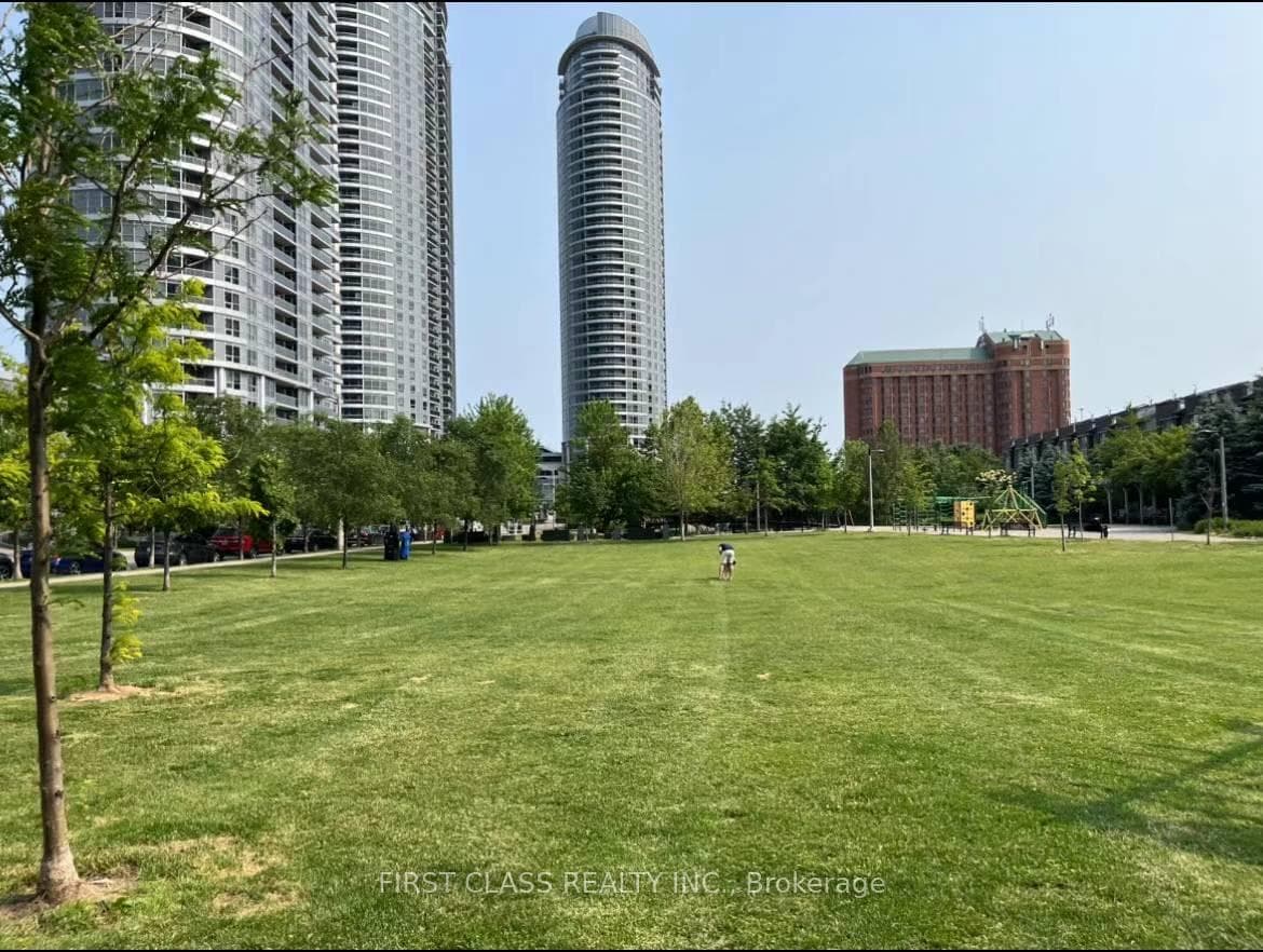 255 Village Green Square Unit 2109 photo 3
