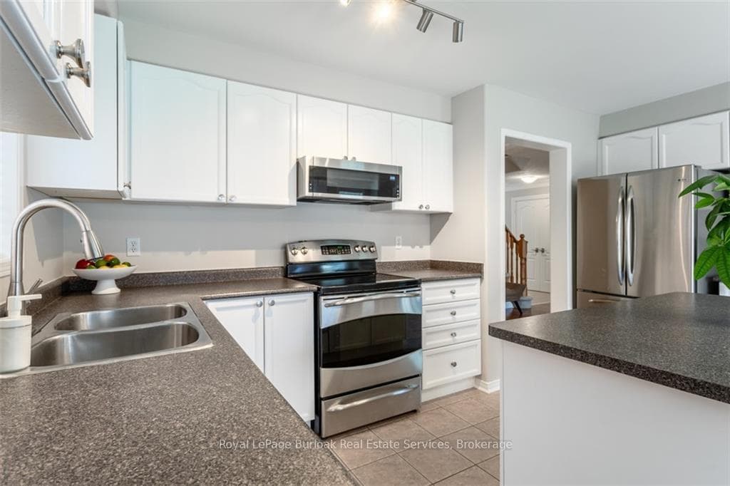 5269 Nova Crescent photo 6