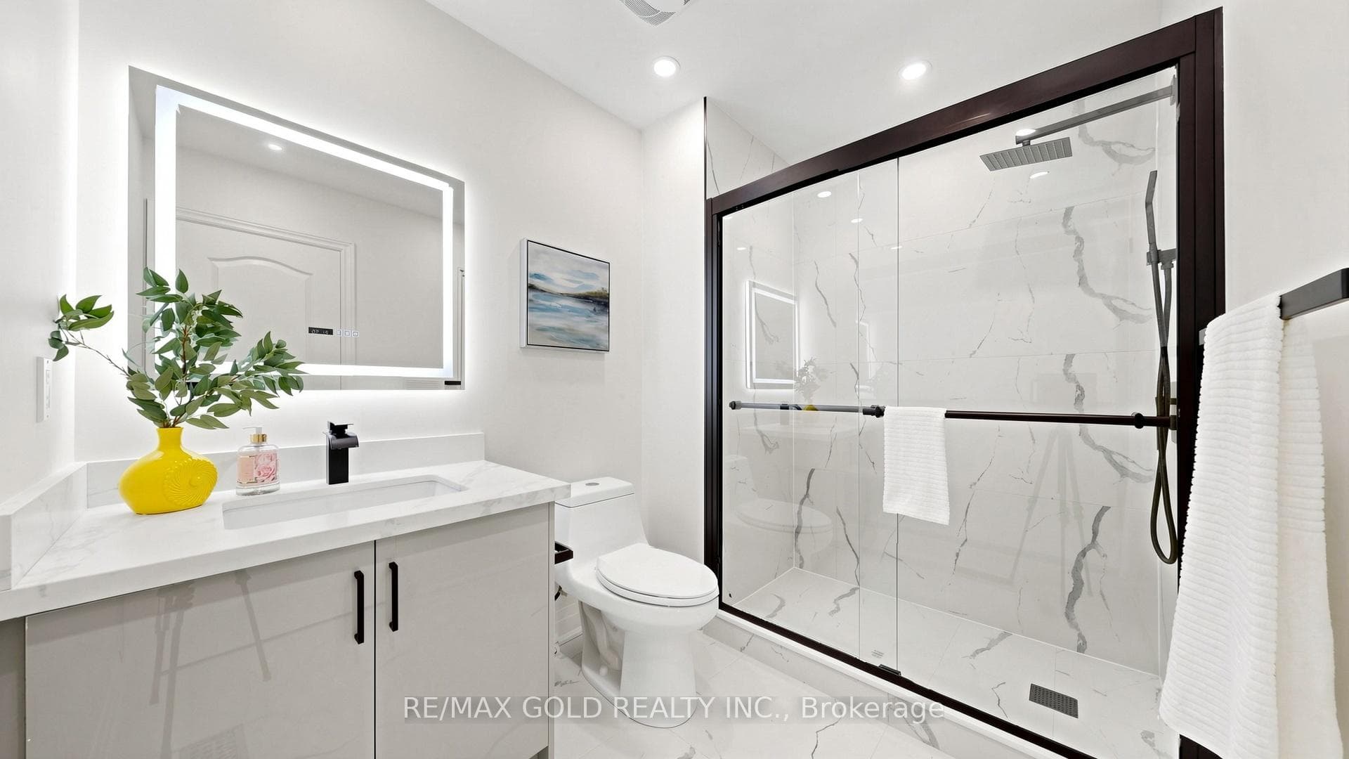 9 Edgewater Court photo 33