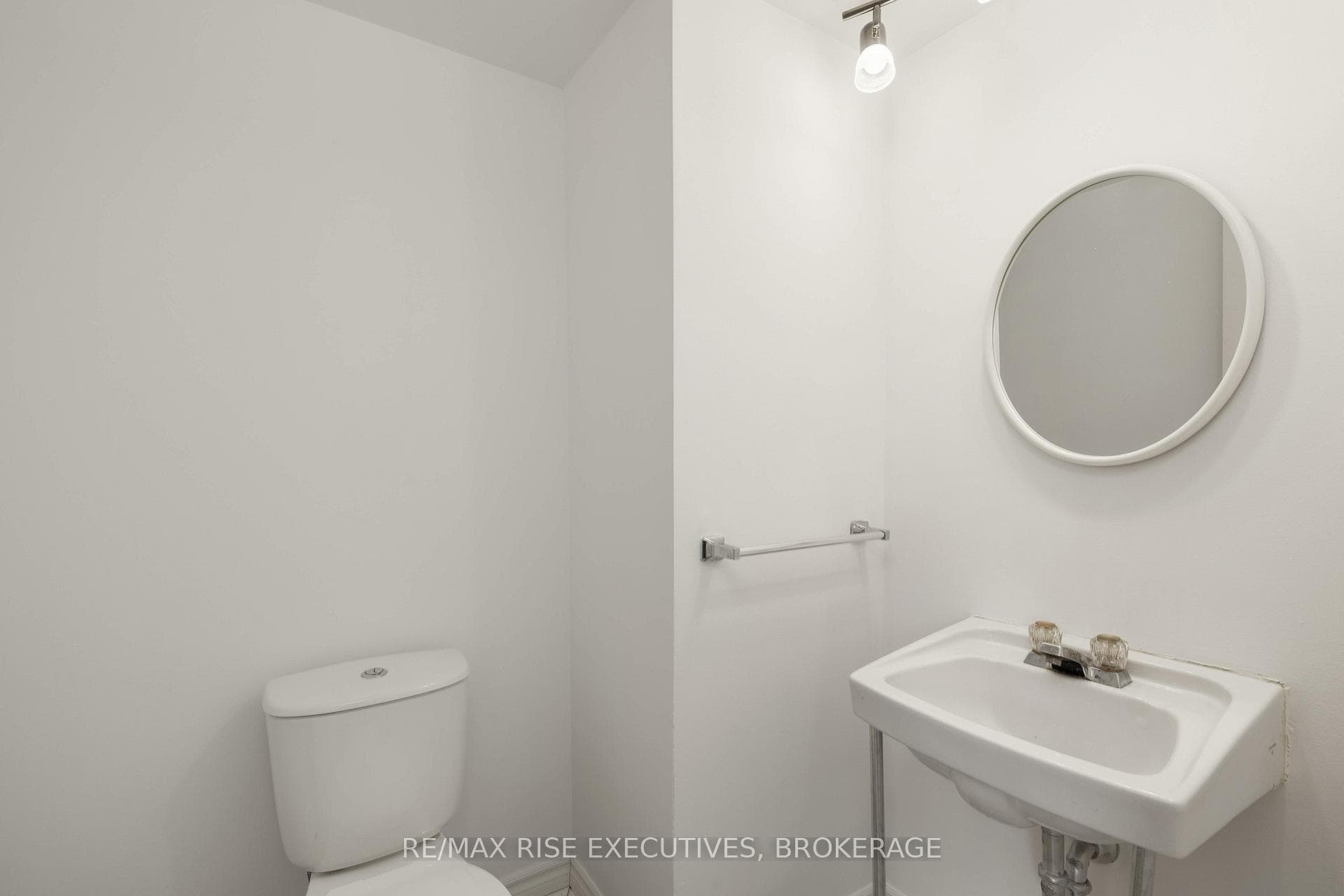 36 Meadow Lane photo 12
