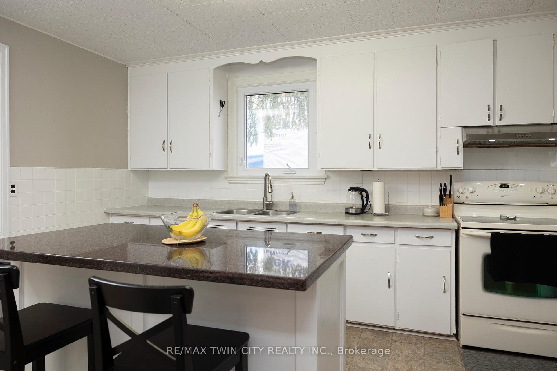 205 CHATHAM Street photo 16