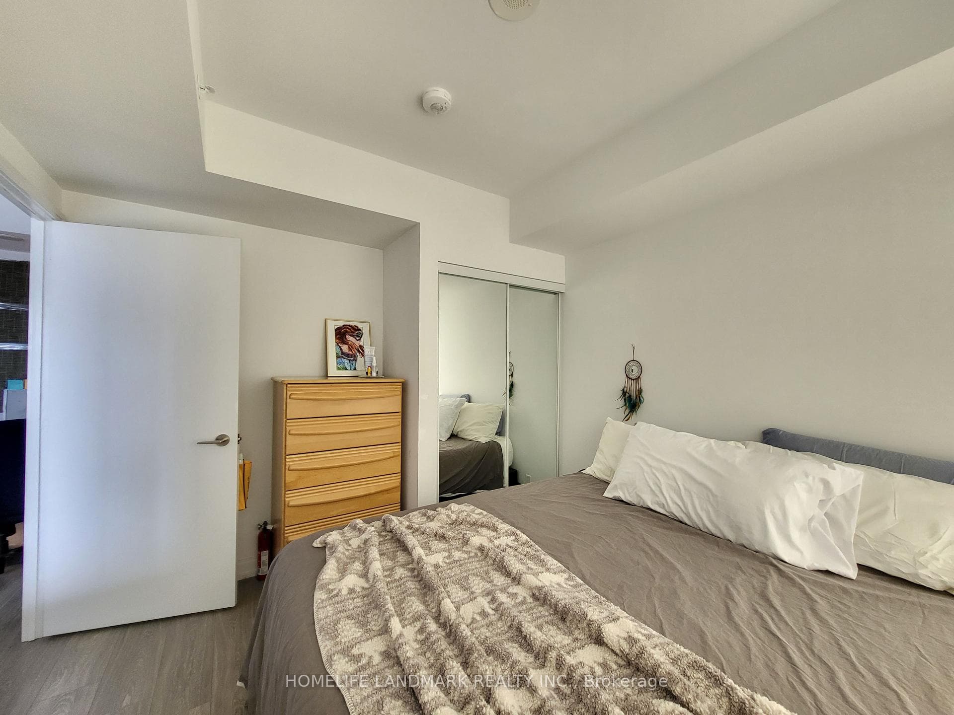 181 Dundas Street Unit 3308 photo 6