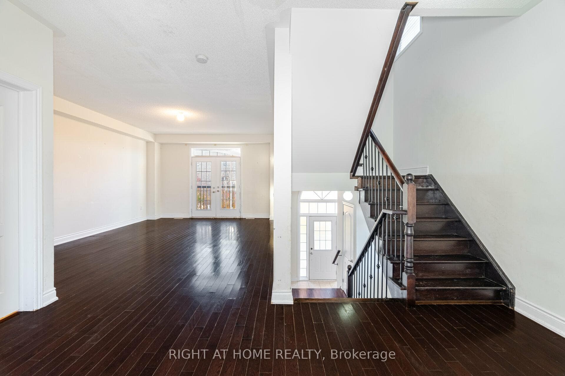 7160 Triumph Lane photo 6
