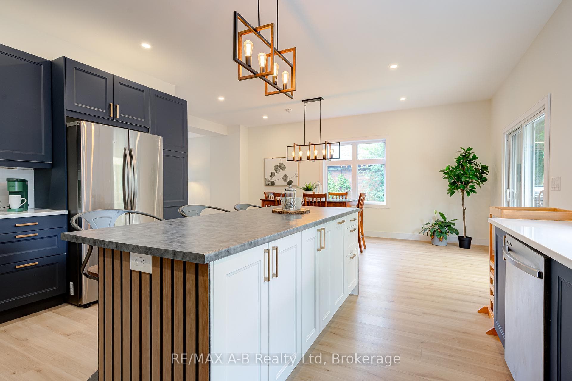 261 Albert Street photo 24