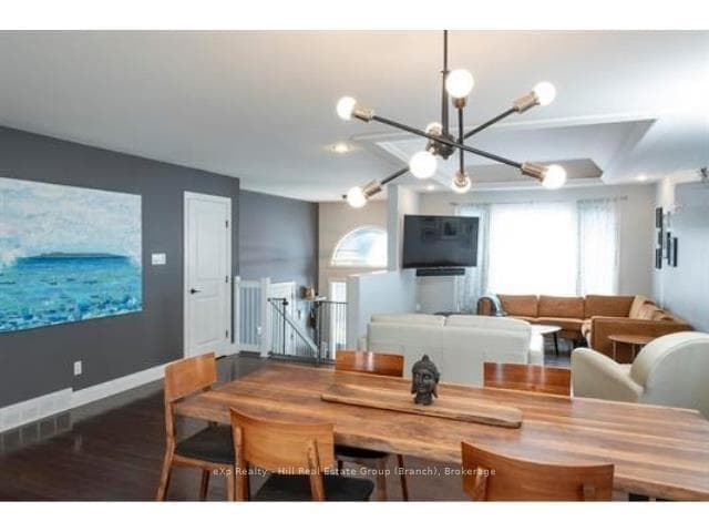 371 Cougar Crescent photo 4