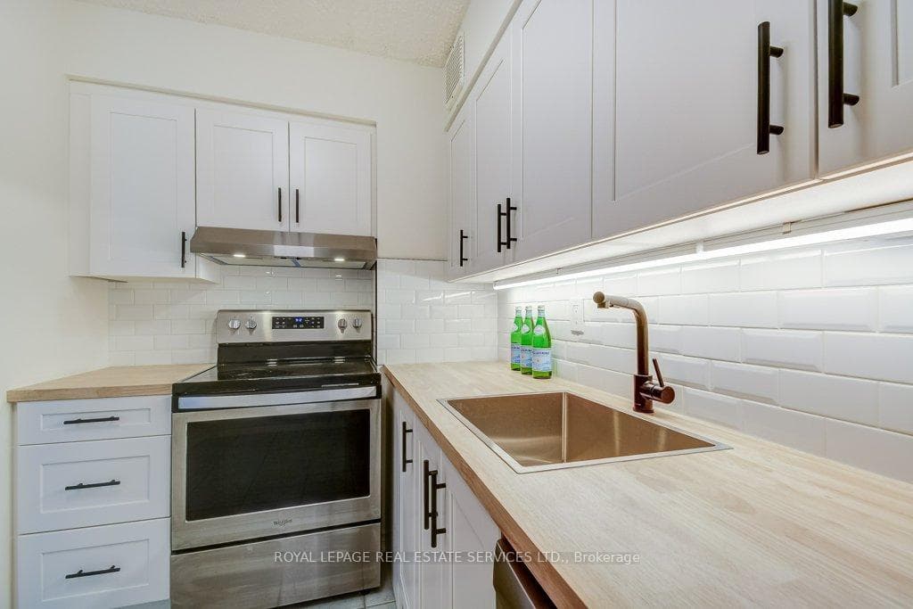 212 Kerr Street Unit 907 photo 16