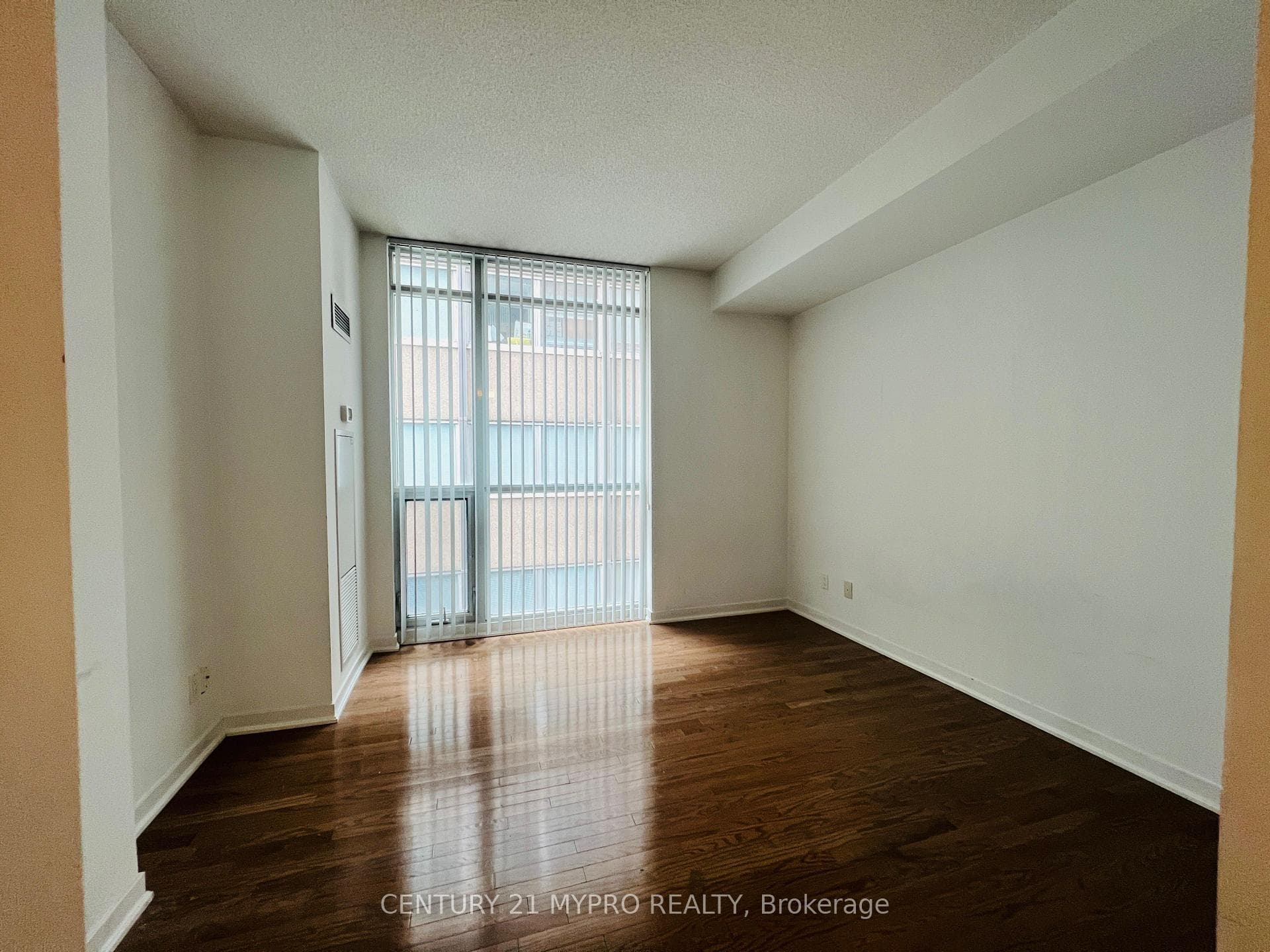 770 Bay Street Unit 701 photo 17