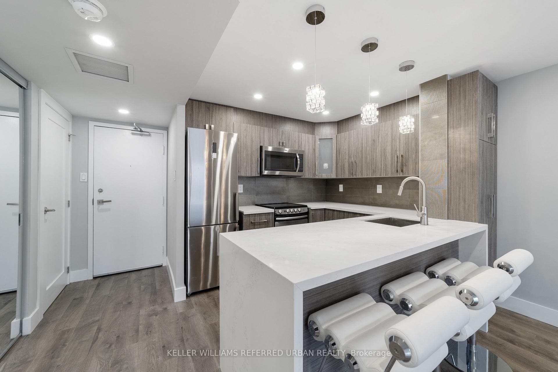 725 King Street Unit 1111 photo 7