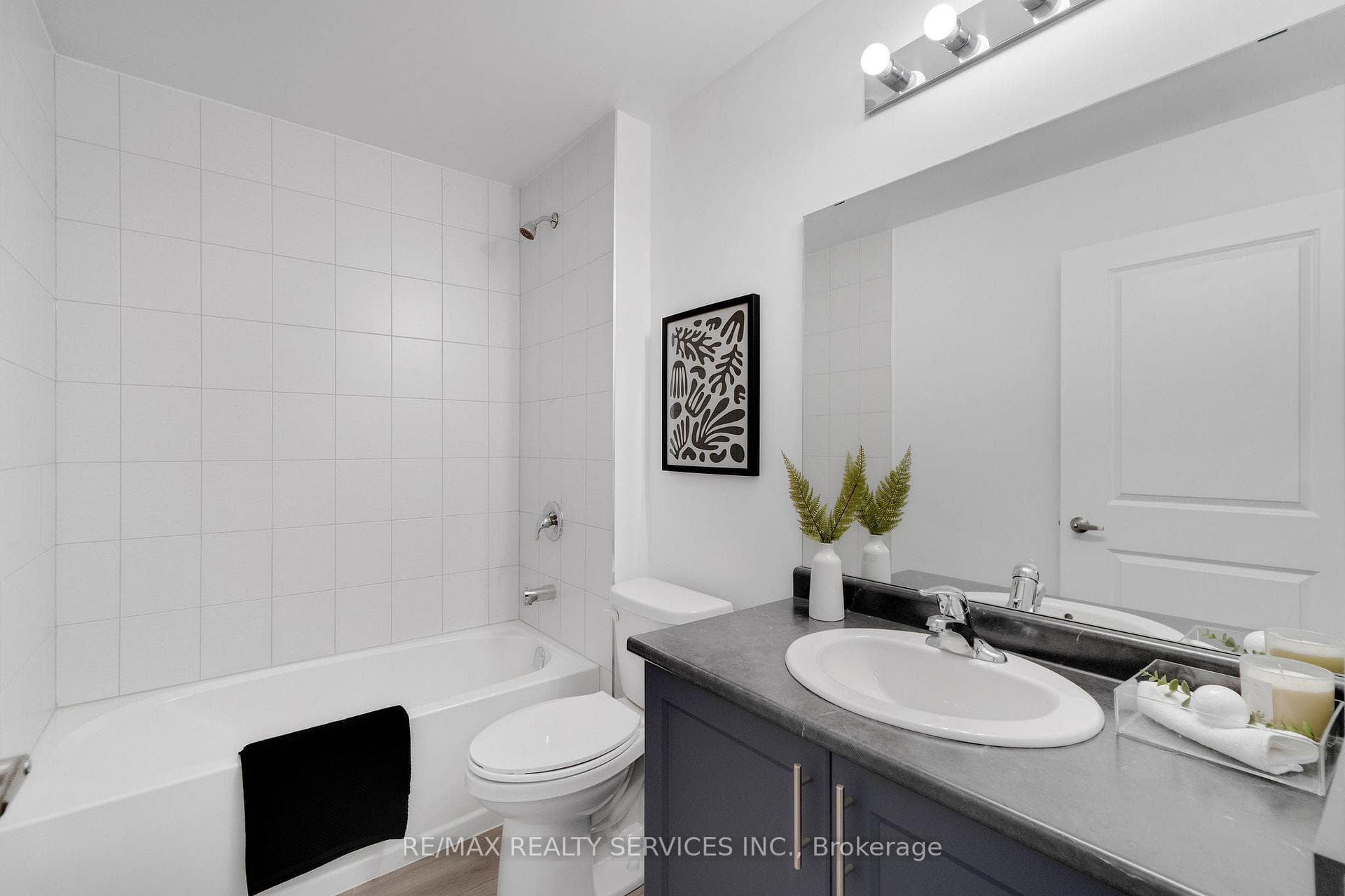 5055 Greenlane Road Unit 136 photo 20