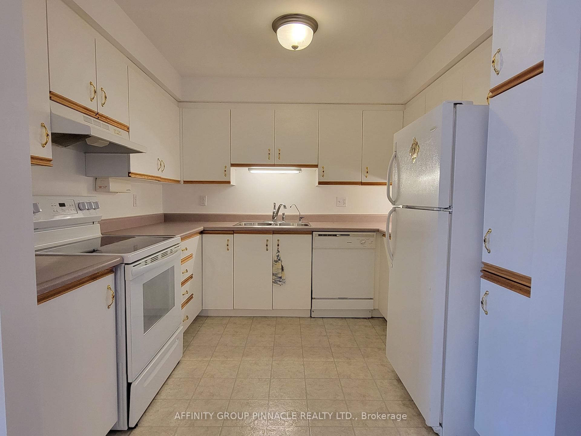 8 Huron Street Unit 211 photo 9