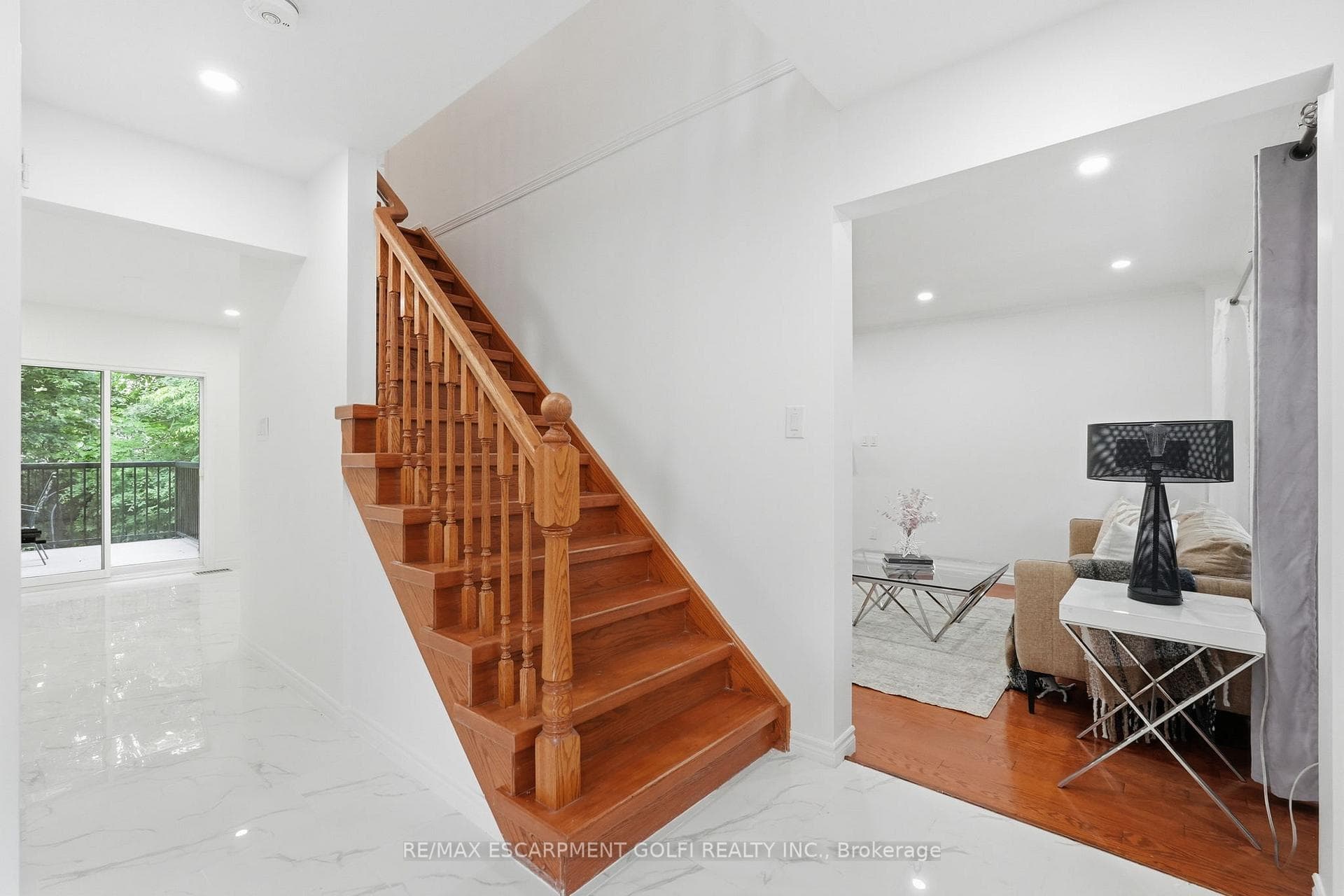 292 THORNCREST Drive photo 9